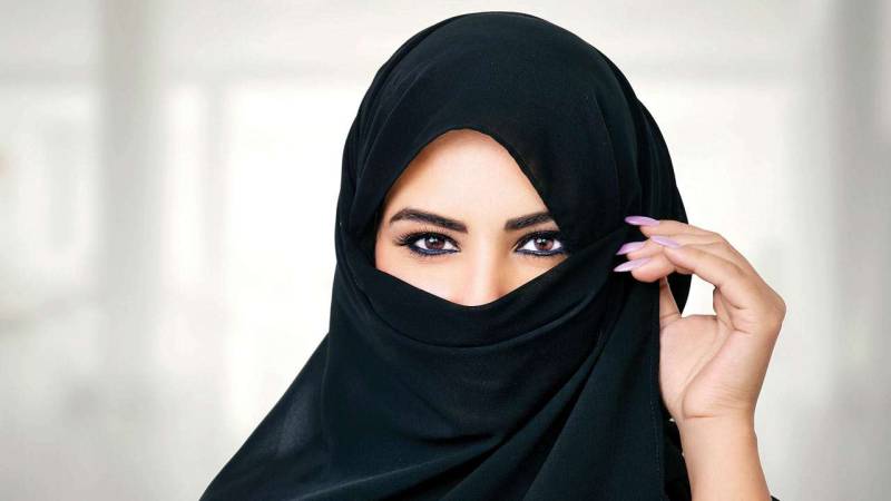 بھارت میں ایک بار پھر معروف مسلم خواتین کی انٹرنیٹ پرنیلامی
