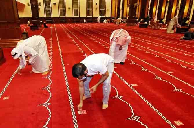  اومیکرون کے تیزی سے پھیلاؤ کے پیش نظر کویت کی مساجد پر پابندیاں نافذ