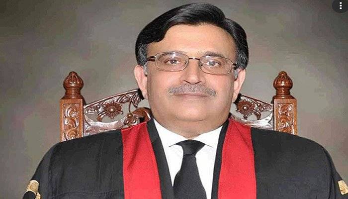نئے چیف جسٹس آف پاکستان کی تعیناتی کی سمری صدر کو ارسال