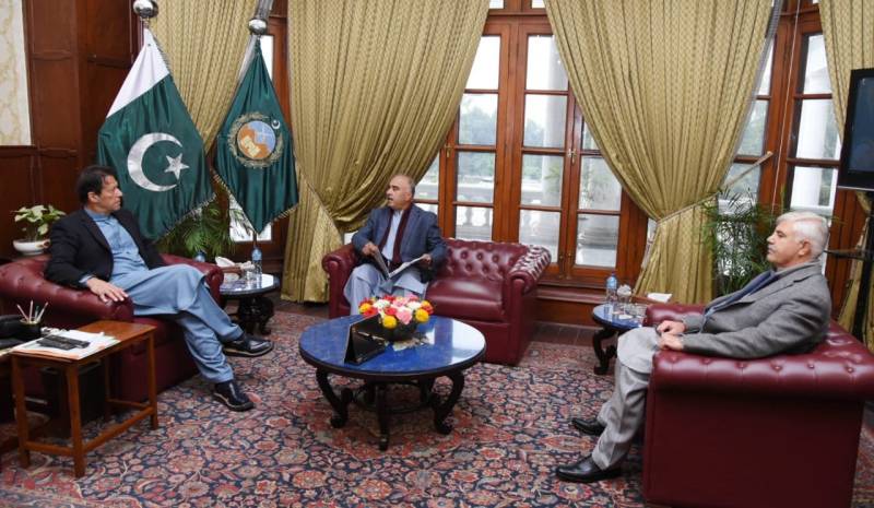 وزیراعظم عمران خان کی گورنر و وزیراعلیٰ خیبر پختونخوا سے ملاقات