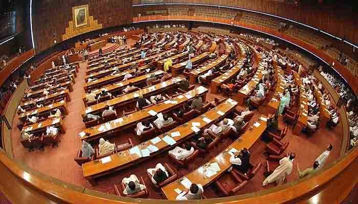  الیکشن کمیشن نے 150 اراکین پارلیمنٹ اور صوبائی اسمبلی کی رکنیت معطل کر دی