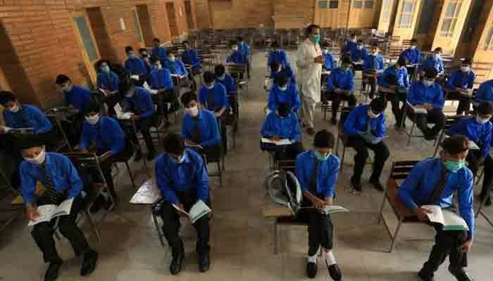 اومی کرون کے کیسز میں اضافہ، تعلیمی اداروں کو ہفتے میں 3 دن کرنے کی تجویز