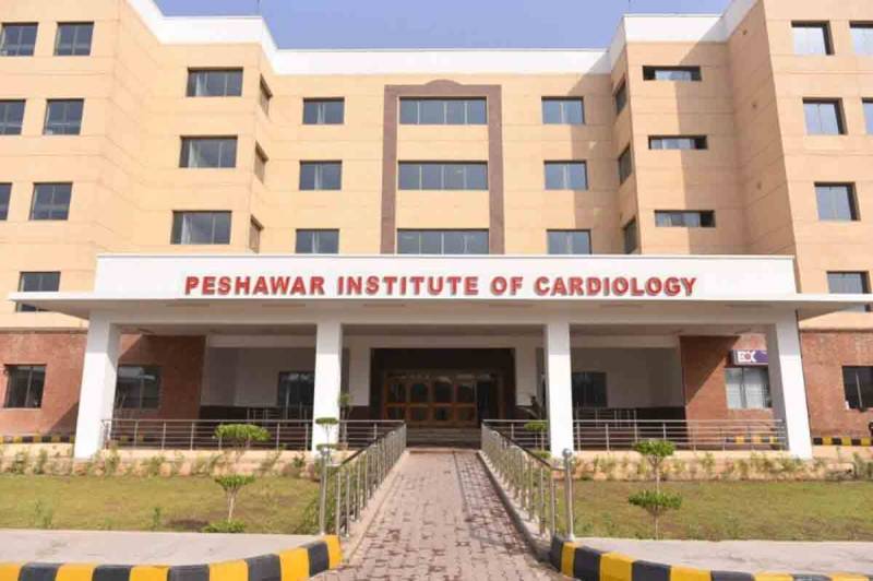  پشاور انسٹییوٹ آف کارڈیالوجی میں سینہ چاک کیے بغیر دل کا وال تبدیل کرنے کا کامیاب آپریشن