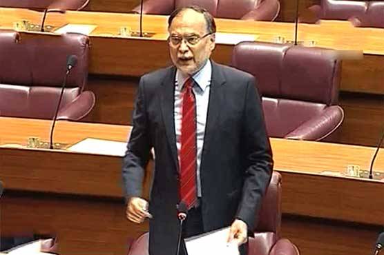 شاہ محمود قریشی خود کو عمران خان کے متبادل کے طور پر پیش کر رہے ہیں : احسن اقبال 