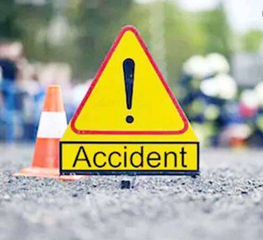 قلات میں کار اور کوچ میں ٹکر، ایک ہی خاندان کے 5 افراد جاں بحق 