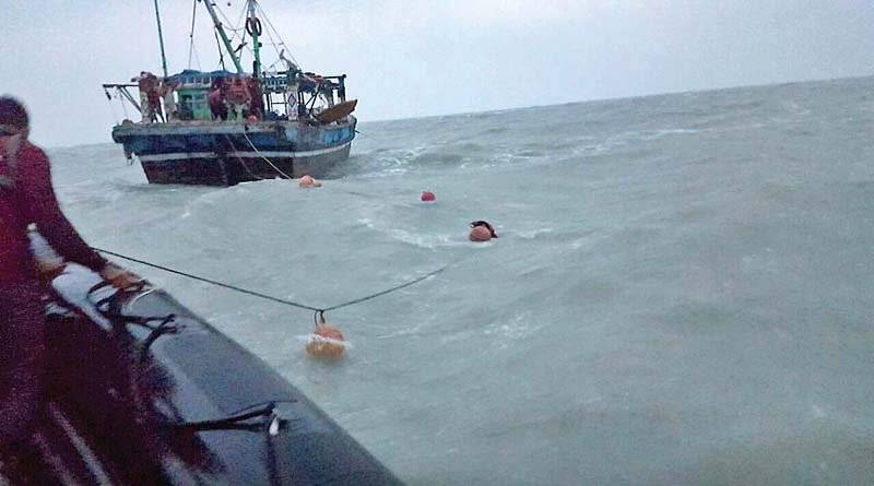 سمندر میں 3 کشتیاں ڈوب گئیں، 38 ماہی گیر لاپتا 