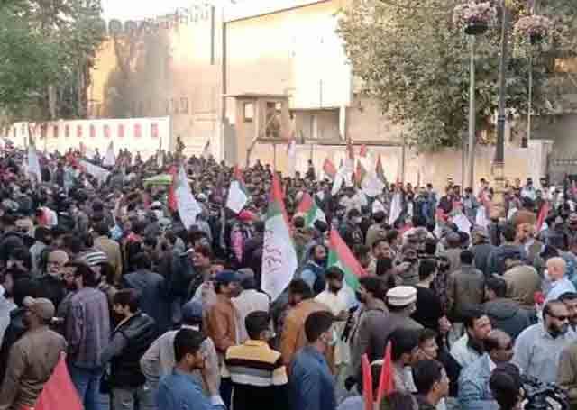 ایم کیو ایم کے کارکنوں پرر لاٹھی چارج،متحدہ کا یوم سیاہ کا اعلان