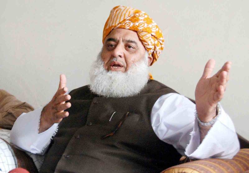  ہمارا ایک ہی ٹارگٹ ہے اور لانگ مارچ آگے پیچھے نہیں ہو گا، مولانا فضل الرحمان