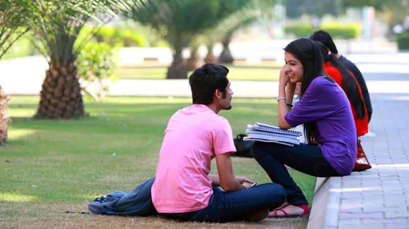 کالجوں میں 'کو ایجوکیشن ' پر پابندی کی خبروں کی حقیقت سامنے آگئی