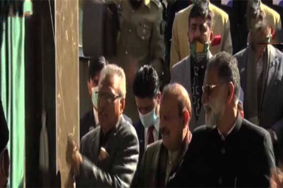 صدر عارف علوی نے یاد گار شہدا کا افتتاح کردیا، آرمی چیف بھی موجود تھے 