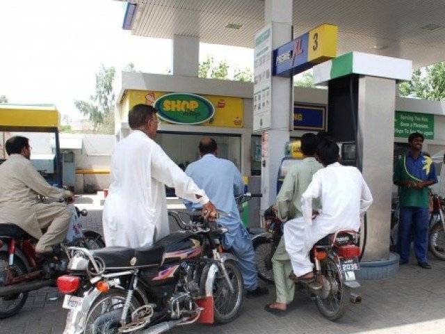 پیٹرولیم مصنوعات کی قیمتوں میں 13 روپے فی لیٹر اضافے کا امکان