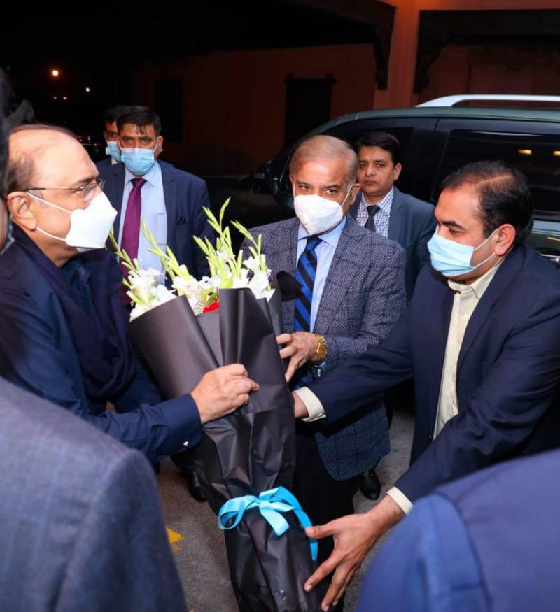 شہباز شریف آصف زرداری ملاقات ختم، لیگی وفد میڈیا سے گفتگو کیے بغیر روانہ