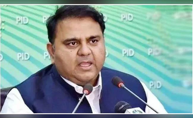 ’عالمی منڈی میں قیمتوں میں اضافے کے باوجود پاکستان میں مہنگائی نیچے جا رہی ہے‘