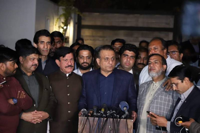 عثمان بزدار کو ہٹائیں پھر بات ہوگی: ترین گروپ کے اجلاس کی اندرونی کہانی