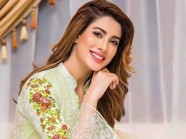 مہوش حیات کی کمر پر ہاتھ رکھنے کی کوشش کرنیوالے شخص کیساتھ کیا ہوا؟ اداکارہ نے ویڈیو شئیر کر دی