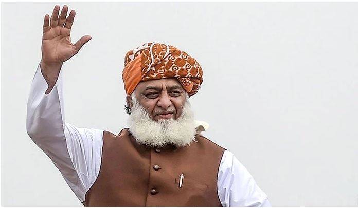 مولانا فضل الرحمان کی دھمکی کام کر گئی