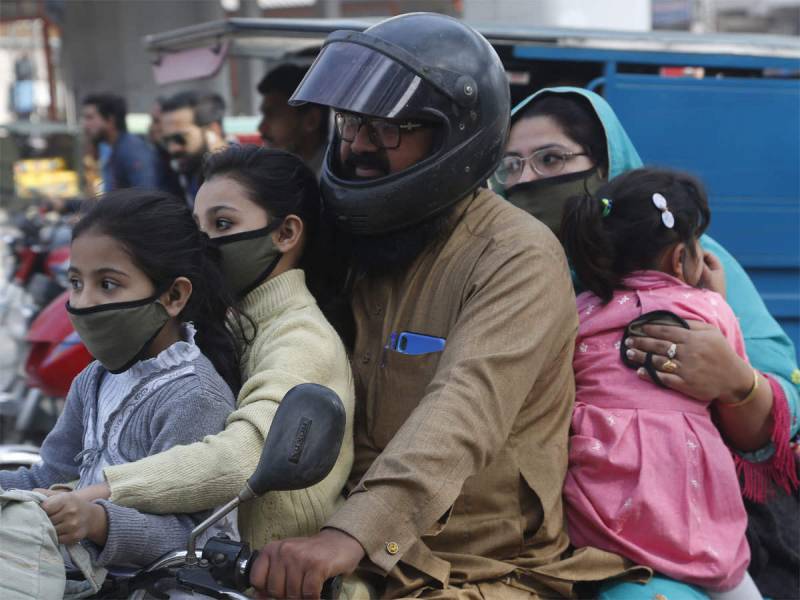 پاکستان میں کورونا کی شرح ایک فیصد سے نیچے آگئی
