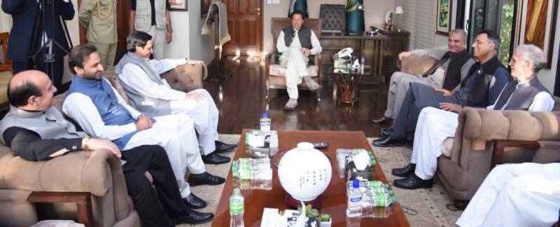 میری مجبوری تھی بزدار کو سپورٹ کرتا رہا: عمران خان کی پرویز الہٰی سے ملاقات کی اندرونی کہانی 