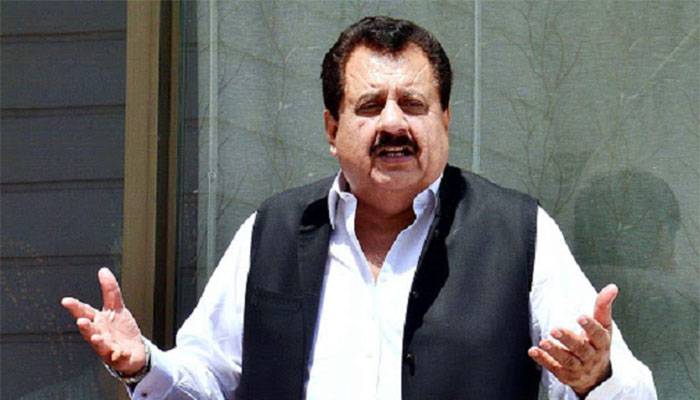 مستعفی وفاقی وزیر طارق بشیر چیمہ نے وزیر اعظم سے متعلق خاموشی توڑ دی 