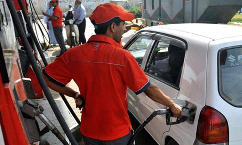 حکومت کا پیٹرولیم مصنوعات کی قیمتیں برقرار رکھنے کا اعلان 