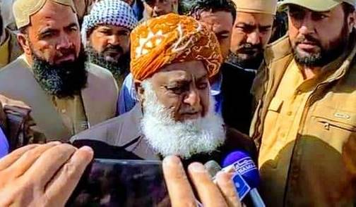 پارلیمانی نظام کے تحفظ کیلئے آخری حد تک جائیں گے: مولانا فضل الرحمن 