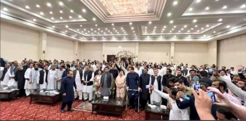 اپوزیشن کے ایم پی اے نہ توڑنے پر آئی جی اور چیف سیکرٹری پنجاب کو تبدیل کرنے کا فیصلہ 