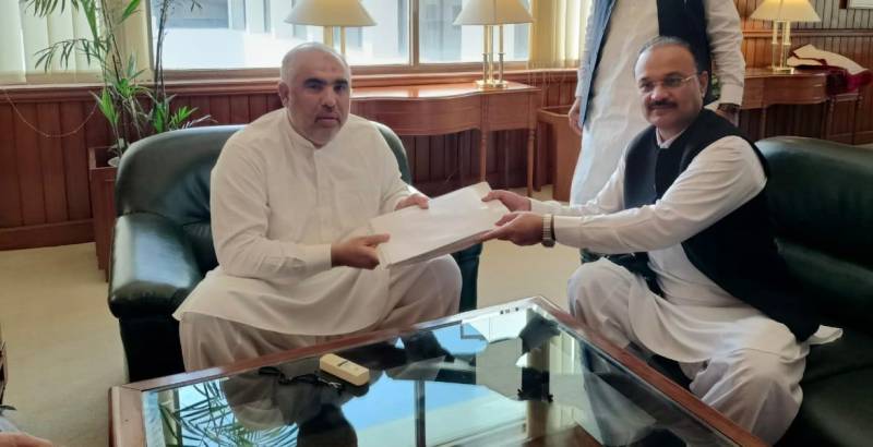 پی ٹی آئی کے منحرف اراکین کو ڈی سیٹ کرنے کی کارروائی کا آغاز 