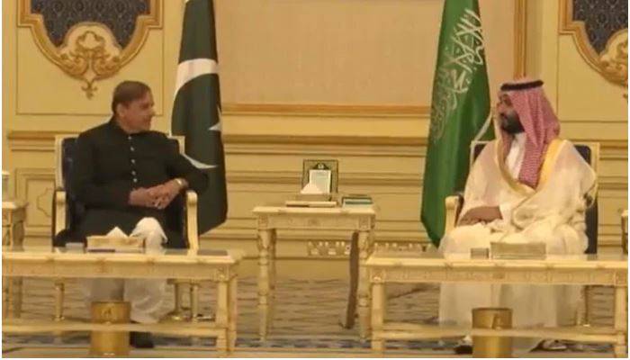 وزیراعظم شہباز شریف کی جدہ میں سعودی ولی عہد سے ملاقات