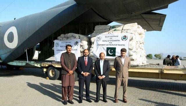 سیلاب متاثرین کیلئے پاکستان کی پہلی امدادی کھیپ افغانستان پہنچ گئی
