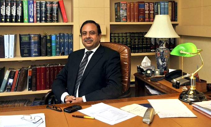 صدر مملکت نے اٹارنی جنرل کیلئے اشتر اوصاف کے نام کی منظوری دیدی