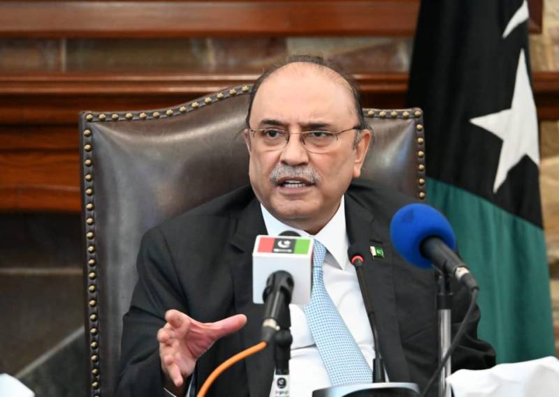 فیض حمید کو ’’کھڈے لائن‘‘لگانے والی زرداری کے بیان کی وضاحت بھی آگئی 