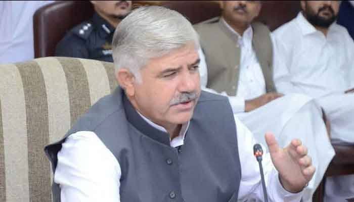 شہباز شریف کی شکل نہیں دیکھنا چاہتا، وزیراعلیٰ کے پی نے پاکستان چھوڑ کر افغانستان جانے کا اعلان کردیا 