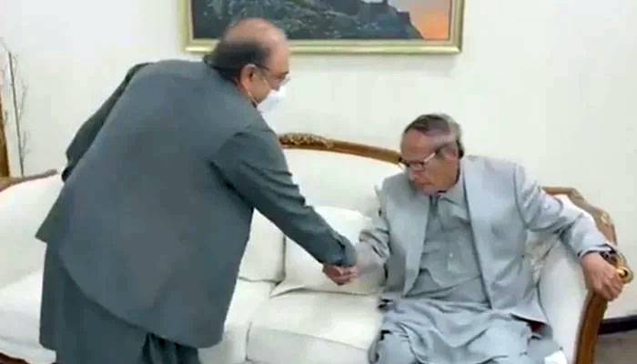 تحریک عدم اعتماد کا ڈریا خوف ،زرداری کی شجاعت سے اہم ملاقات 