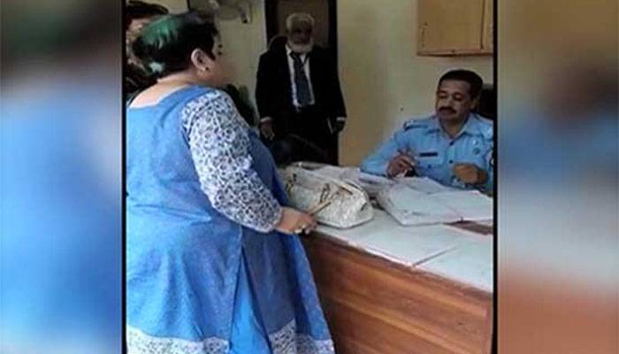 گرفتاری سے قبل شیریں مزاری نے کس اہم شخص کو میسج کیے تھے ؟