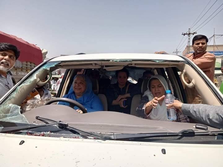 ڈاکٹر یاسمین راشد کی بیٹی اسپتال سے بغیر اطلاع غیر حاضر ، لانگ مارچ میں شامل