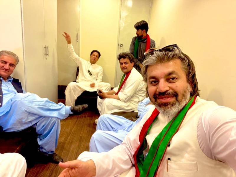 عمران خان نے سپریم کورٹ کا حکم ماننے سے انکار کردیا 