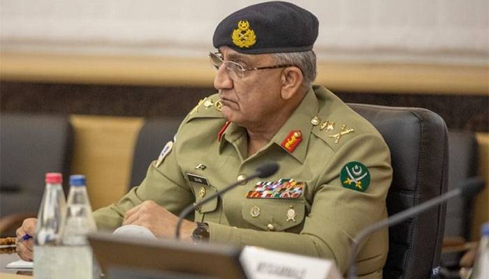  پاک فوج کے افسران مستقبل کے چیلنجز کو سامنے رکھ کر خود کو تیار کریں:آرمی چیف 