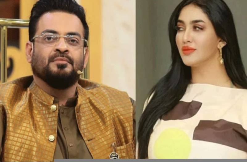 وفات سےپہلے عامر لیاقت کی متھیرا سے چیٹ سوشل میڈیا پر وائرل
