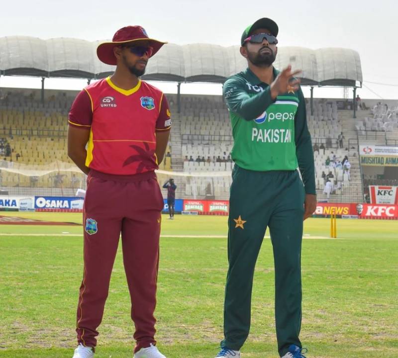 آخری ون ڈے : پاکستان کا ٹاس جیت کر بیٹنگ کا فیصلہ 