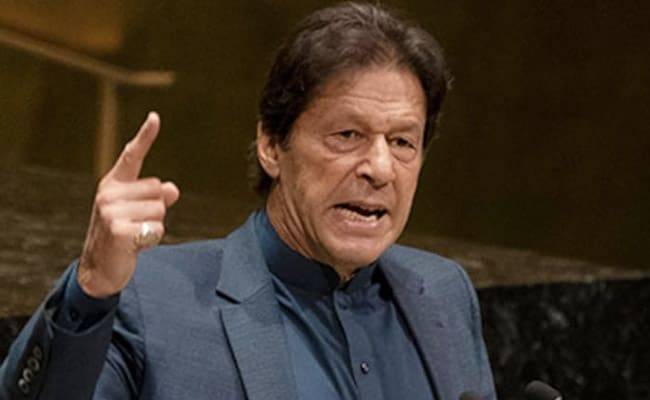 پی ٹی آئی کارکن کو عمران خان سے سوال پوچھنا مہنگا پڑ گیا