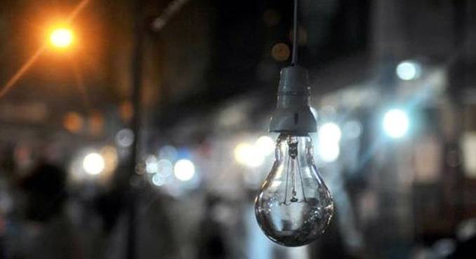والٹن روڈ پر کئی گھنٹوں سے بجلی معطل، علاقہ مکین کی وزیراعلیٰ پنجاب سے نوٹس لینے کی اپیل