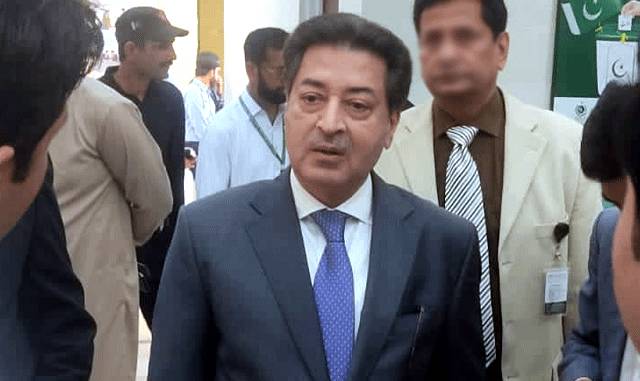 چیف الیکشن کمشنر نے شاہ محمود قریشی کی پریس کانفرنس کانوٹس لے لیا