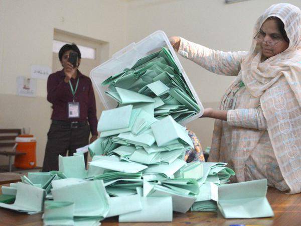 سندھ کے 14 اضلاع میں بلدیاتی الیکشن، ووٹوں کی گنتی جاری،لڑائی جھگڑے میں 2 افراد جاں بحق، 50 زخمی 