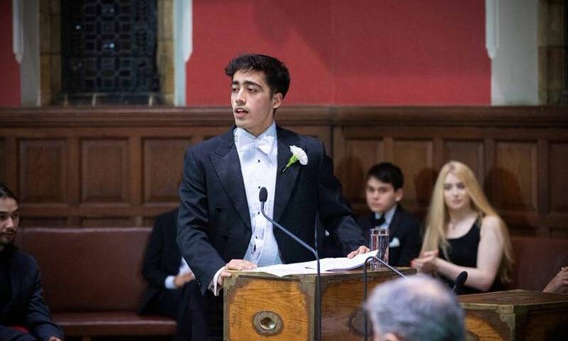 پشاور میں آرمی پبلک سکول پر حملے میں زندہ بچ جانے والے طالبعلم کا بڑا اعزاز