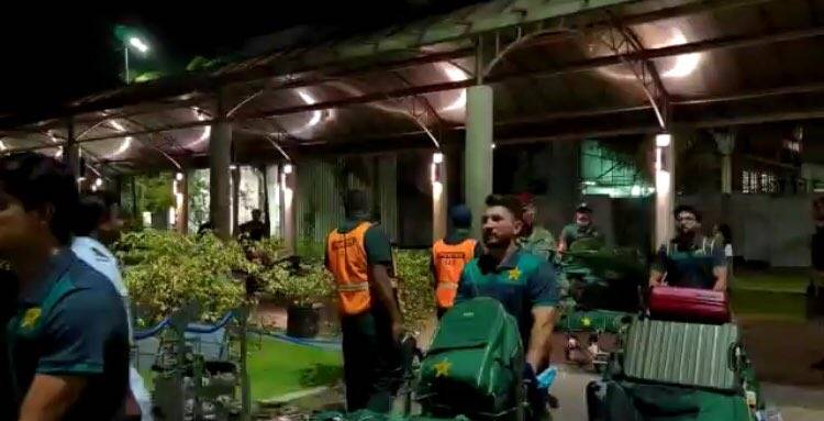 دو میچوں کی ٹیسٹ سیریز، پاکستانی کرکٹ ٹیم سری لنکا پہنچ گئی 