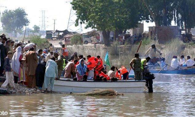 دریائے سندھ میں باراتیوں سے بھری کشتی الٹ گئی، 7 خواتین جاں بحق، 8 افراد لاپتہ