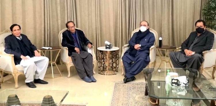عمران خان کا ساتھ نہ چھوڑا تو پھر میری اور آپ کی ذاتی لڑائی ہے: آصف زرداری کا پرویز الہٰی کو پیغام 