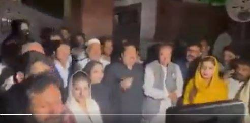 پی ٹی آئی اور ق لیگ کے 186 ایم پی ایز سپریم کورٹ لاہور رجسٹری پہنچ گئے 