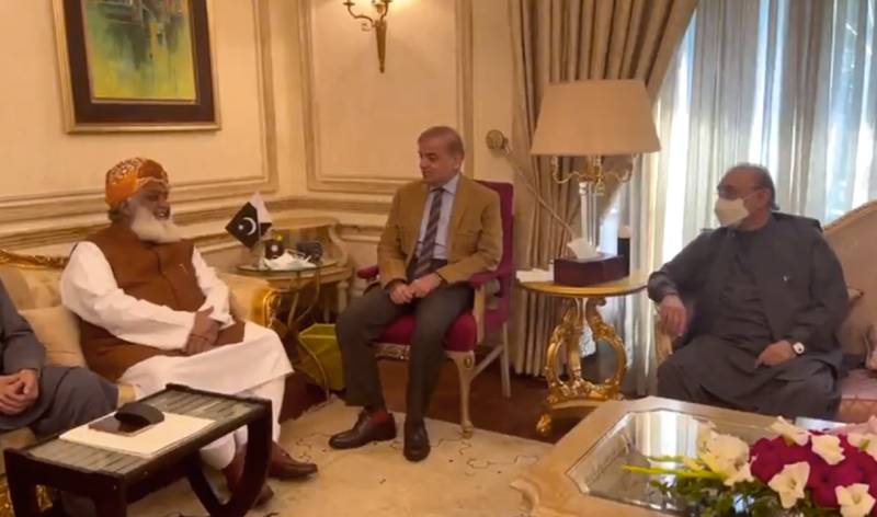 حکمران اتحاد کا ڈپٹی سپیکر کی رولنگ کیخلاف درخواست کی سماعت کیلئے فل بینچ تشکیل دینے کی استدعا