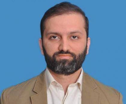 فواد چودھری ٹائیٹینیم کا لوٹا ہے، اسے خود حاضر سروس جنرل کے جوتے چاٹتے دیکھا: سینیٹر افنان اللہ 